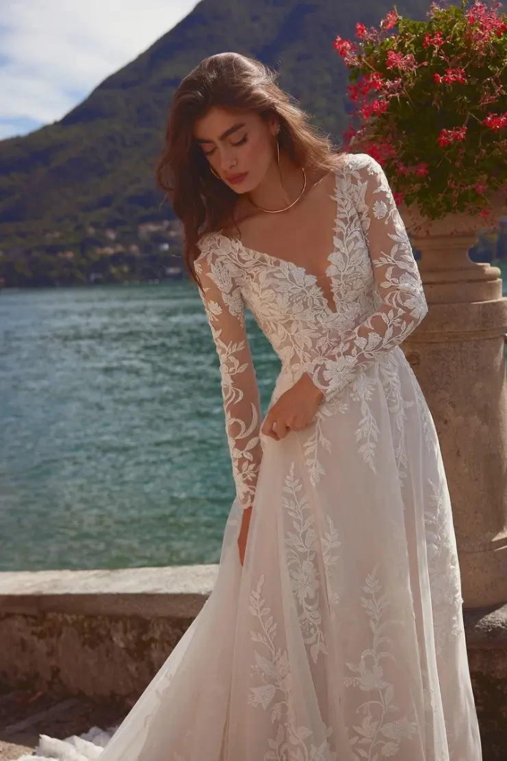 The Ultimate Guide to Early Fall Wedding Dresses Image