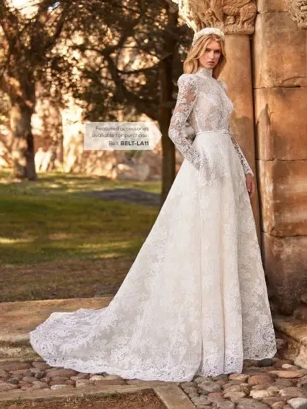 Choosing the Perfect Winter Wedding Dress Image