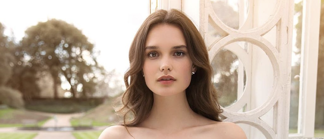 Designer Spotlight: Enzoani. Mobile Image