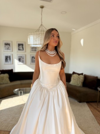 Privee Bellini #2 default Ivory thumbnail