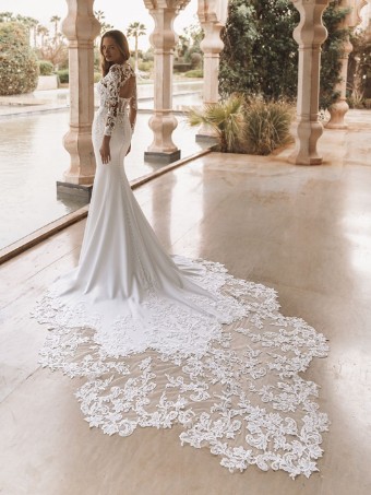 Enzoani Vienna #1 default Ivory/Nude thumbnail