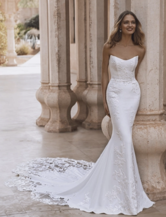 Enzoani Veda #0 default Ivory thumbnail