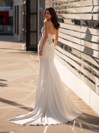 Pronovias Style #Novak #1 thumbnail